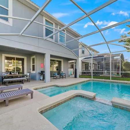 1560 Tempo Lane Villa